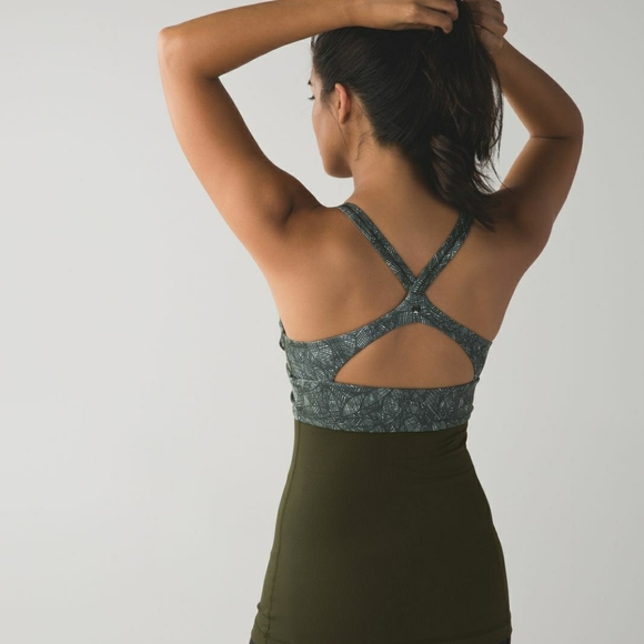 ⭐ HOST PICK ⭐Lululemon Wrap It Up Tank Top - Picture 2 of 9